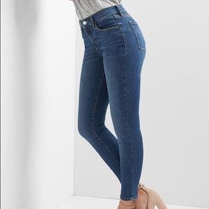 GAP true skinny mid rise jeans 31L